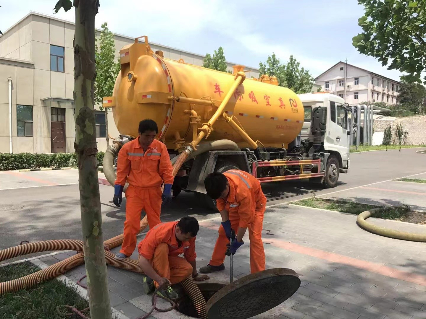 迁西化粪池清理与5-8吨吸粪车施工效率分析